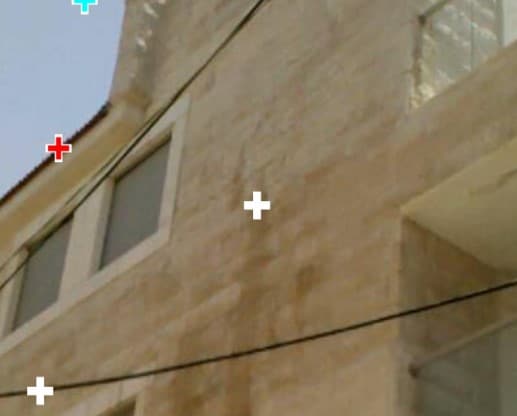 חדירת מים בקיר מעטפת כפול בירושלים
